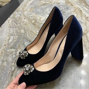 DEIMILLE CRYSTAL EMBELLISHED PUMP in Royal Blue Velvet size 40